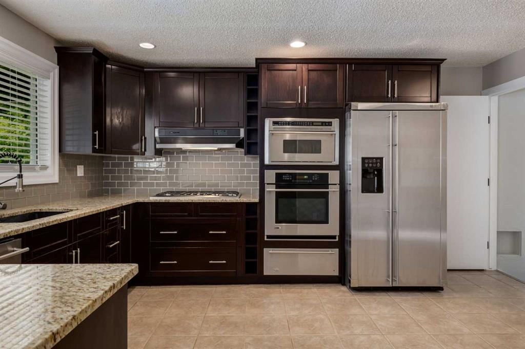 534 Cantrell Drive SW, Calgary — photo 2 of 49