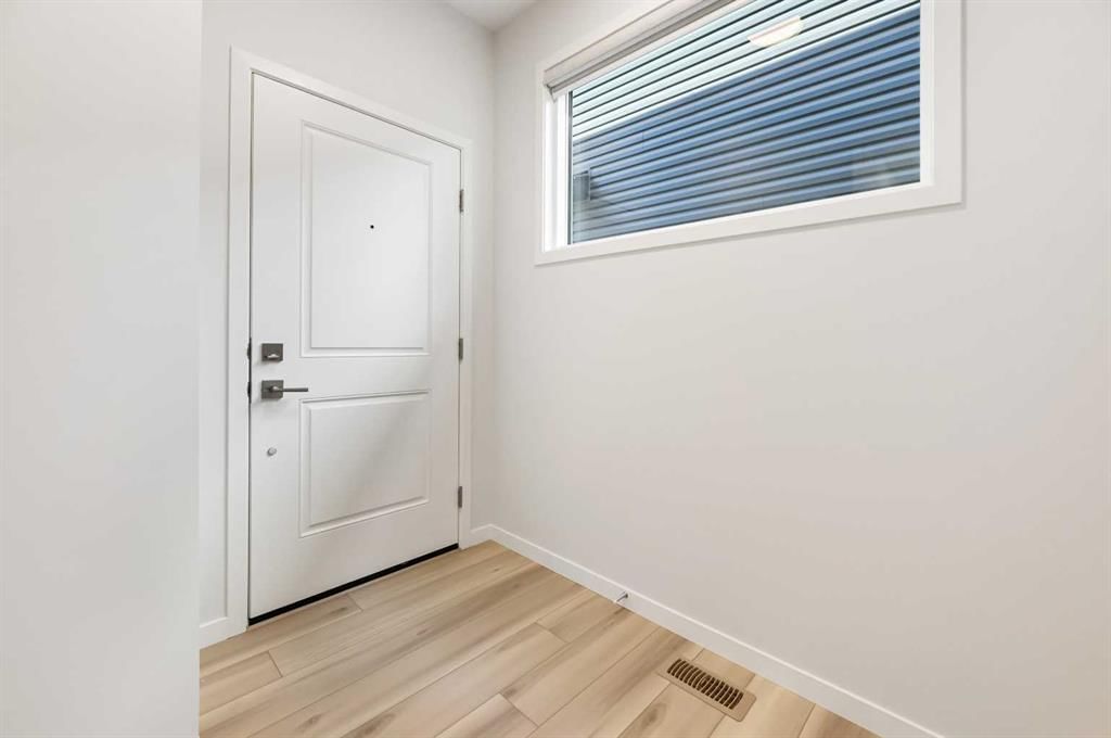 232 Belmont Park SW, Calgary — photo 4 of 50