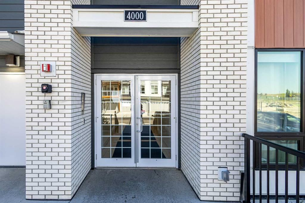 4406, 15 Sage Meadows Landing NW, Calgary — photo 2 of 35