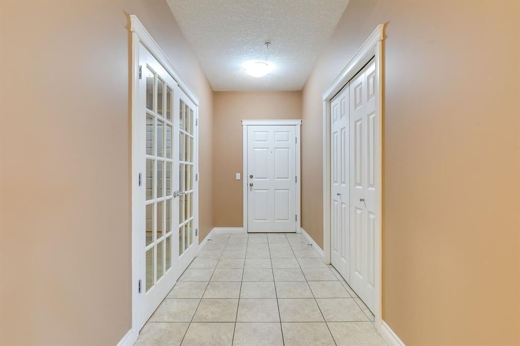 304, 10 Hemlock Crescent SW, Calgary — photo 3 of 42