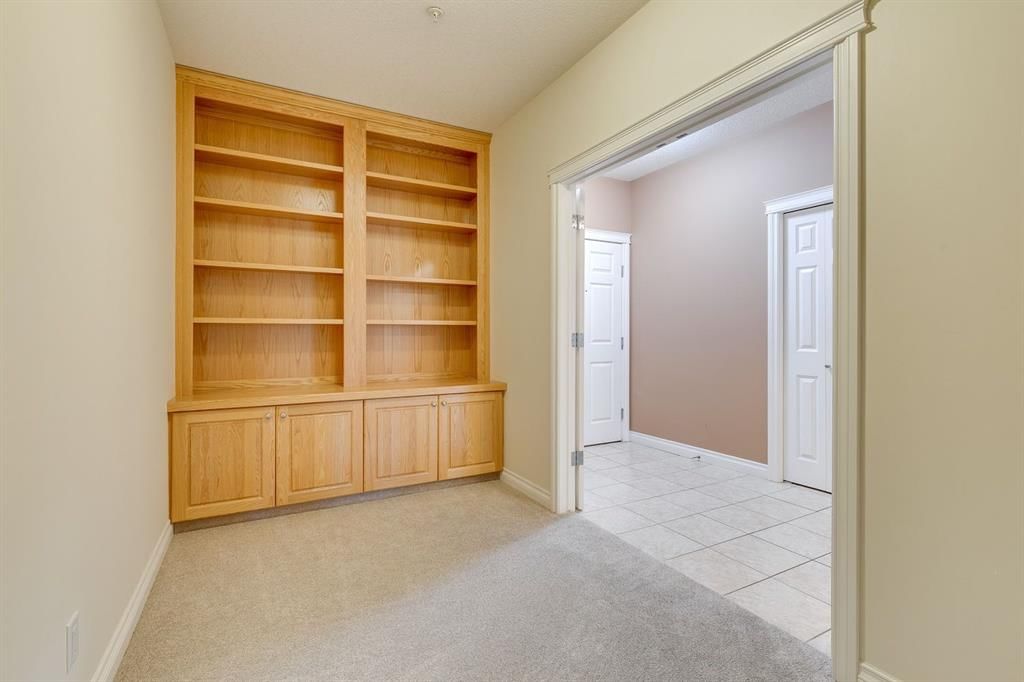 304, 10 Hemlock Crescent SW, Calgary — photo 4 of 42