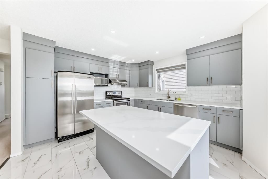 105 Del Ray Road, Calgary — photo 5 of 47