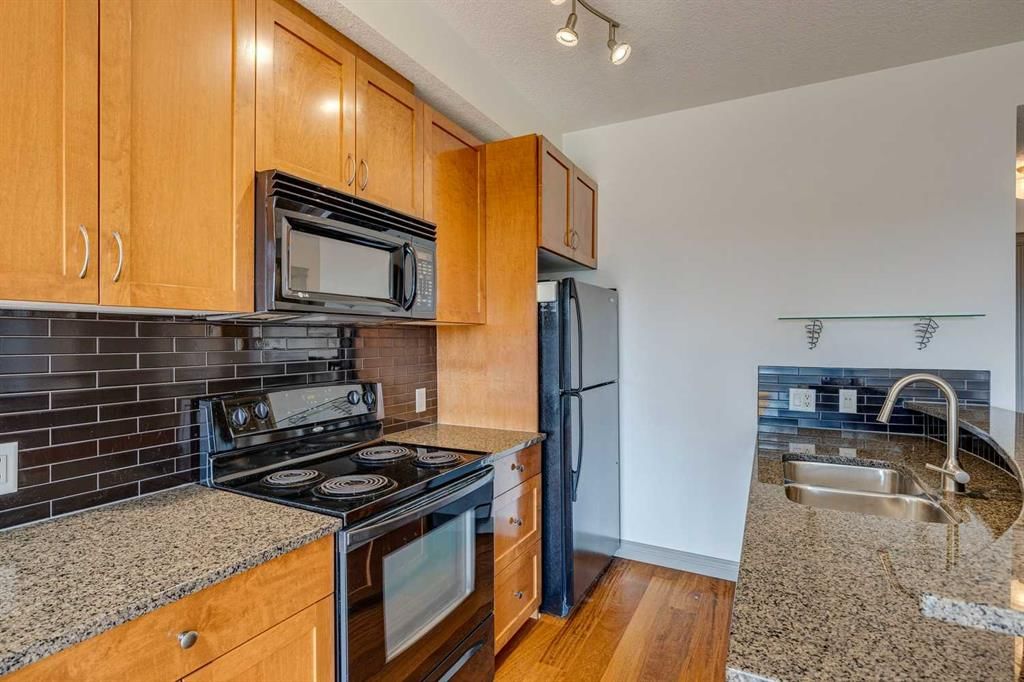512, 990 Centre Avenue NE, Calgary — photo 4 of 20