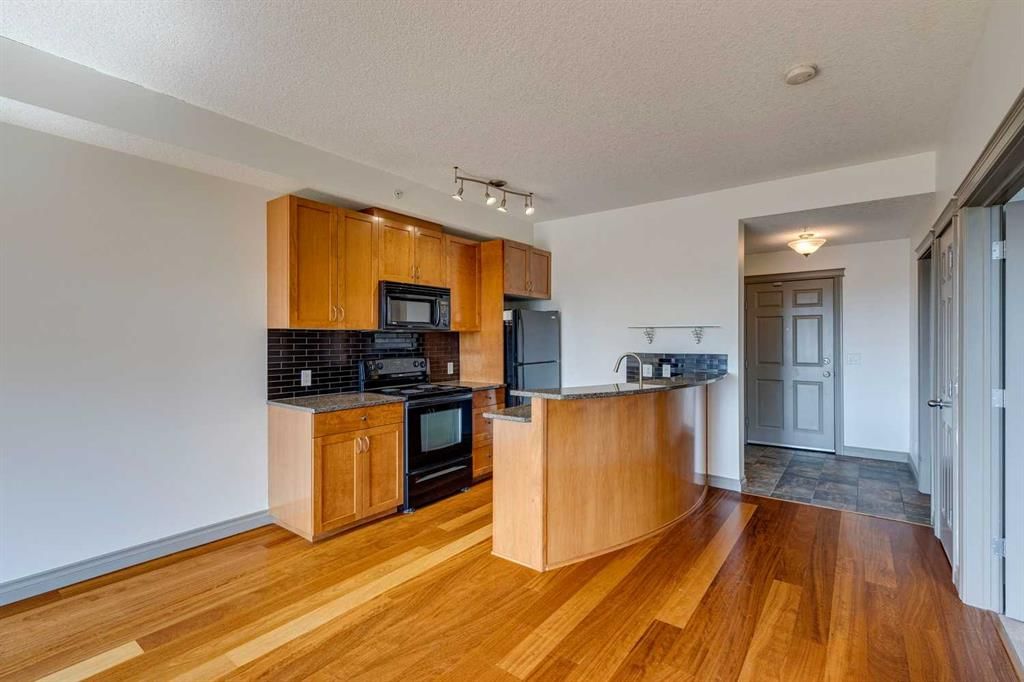 512, 990 Centre Avenue NE, Calgary — photo 5 of 20