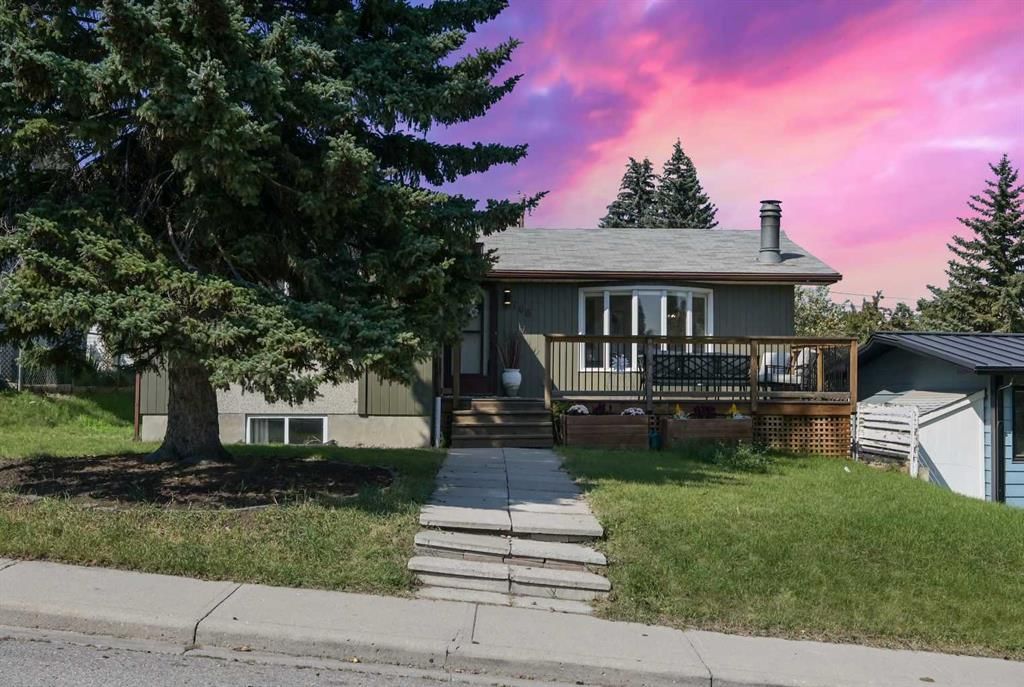 708 101 Avenue SW, Calgary — main listing photo