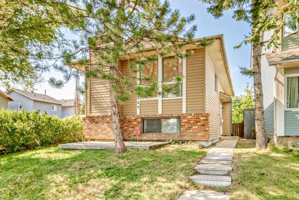 269 Edgepark Boulevard NW, Calgary — main listing photo