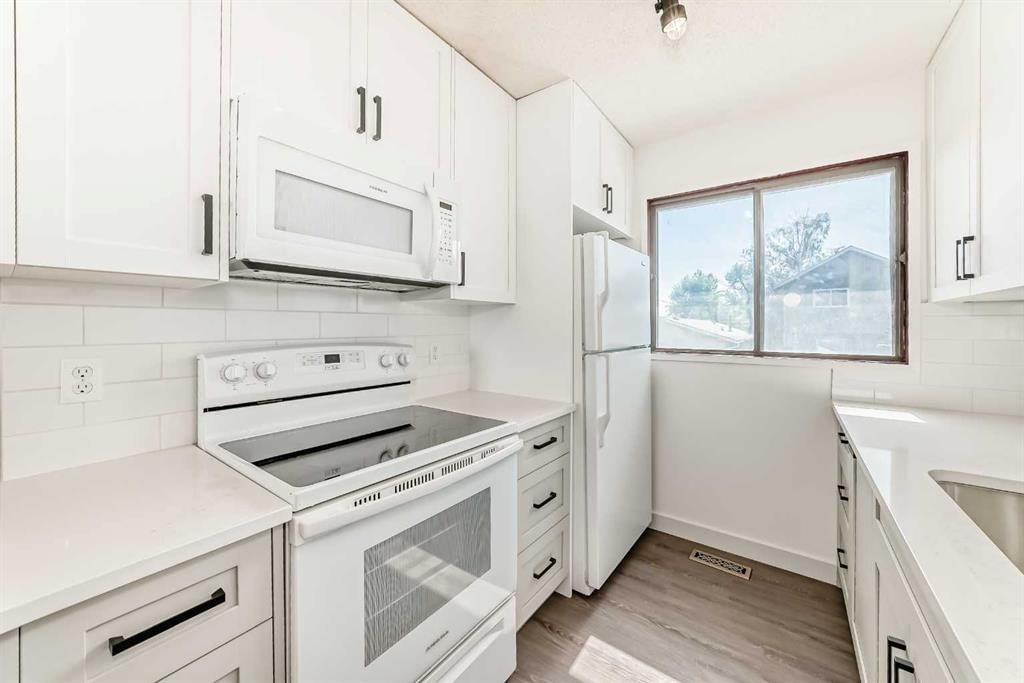 269 Edgepark Boulevard NW, Calgary — photo 5 of 40