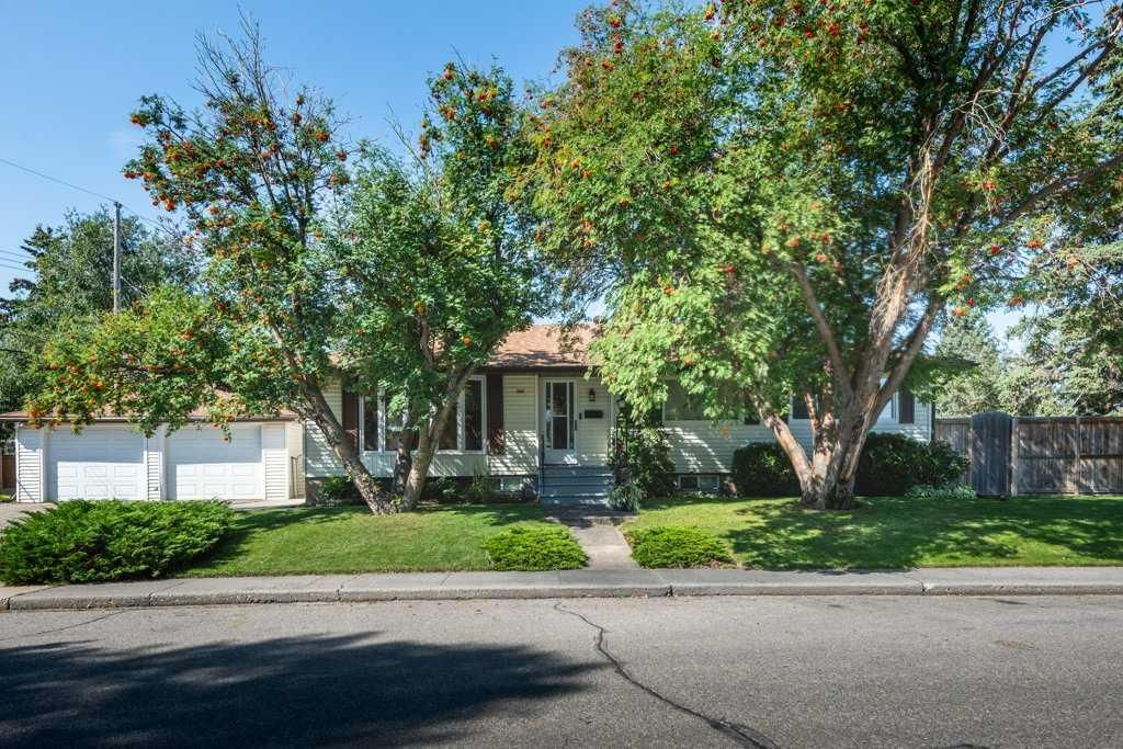 2603 38 Street SW, Calgary — photo 2 of 43