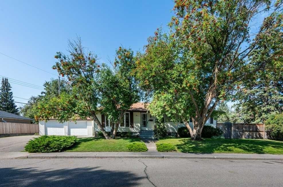2603 38 Street SW, Calgary — photo 3 of 43