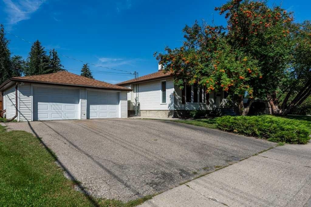 2603 38 Street SW, Calgary — photo 4 of 43