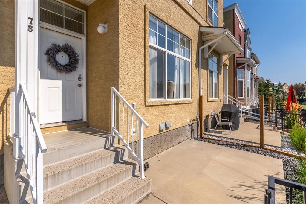 75 Mckenzie Towne Gate SE, Calgary — photo 3 of 47