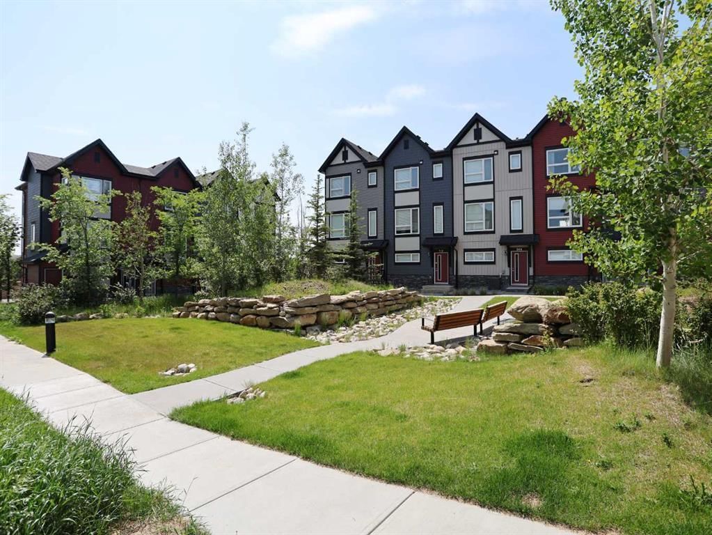 208, 11 Evanscrest Mews NW, Calgary — main listing photo