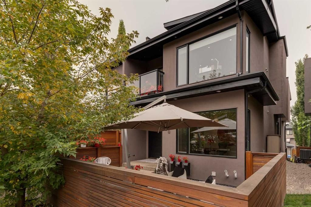 1940 27 Avenue SW, Calgary — main listing photo