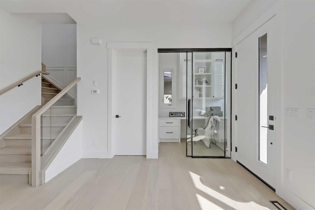 3108 14 Avenue SW, Calgary — photo 3 of 50