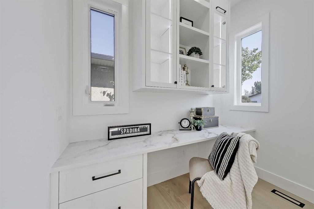 3108 14 Avenue SW, Calgary — photo 5 of 50
