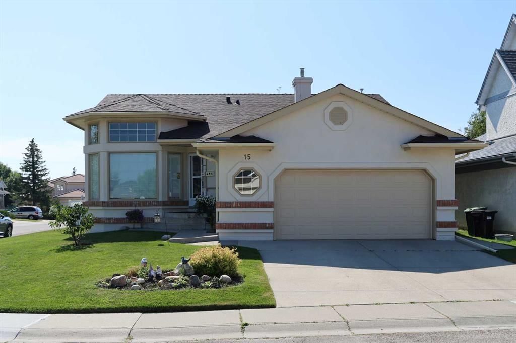 15 Hampshire Close NW, Calgary — main listing photo