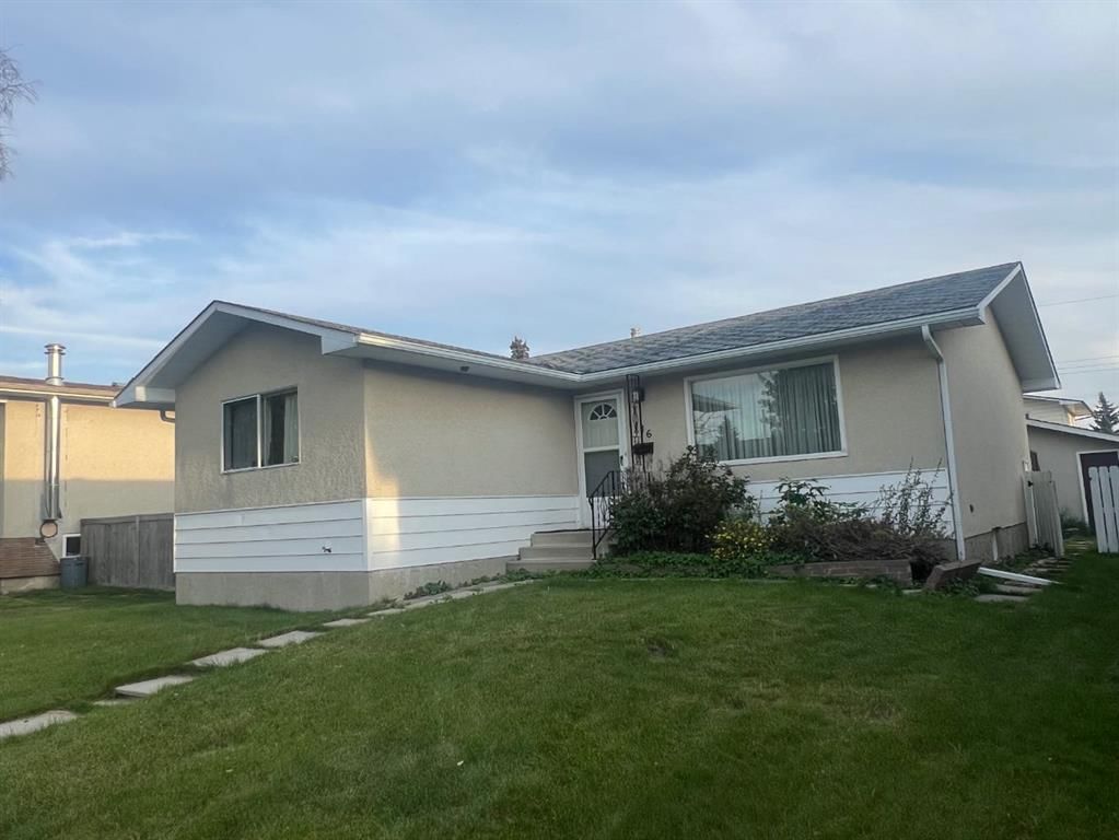 176 Huntchester Crescent NE, Calgary — photo 2 of 13