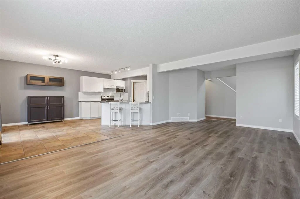 230 Cougarstone Circle SW, Calgary — photo 3 of 37