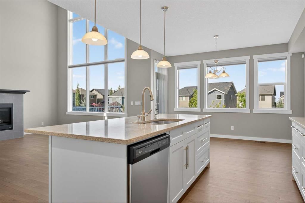 574 Sherwood Boulevard NW, Calgary — photo 5 of 50