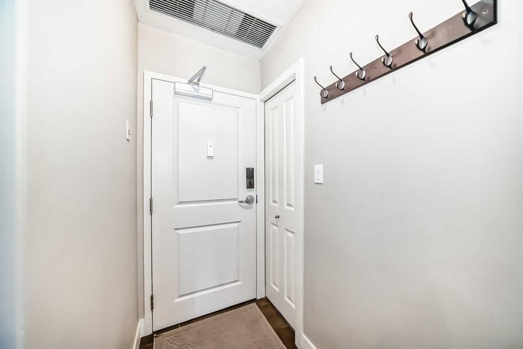 1004, 77 Spruce Place SW, Calgary — photo 5 of 24