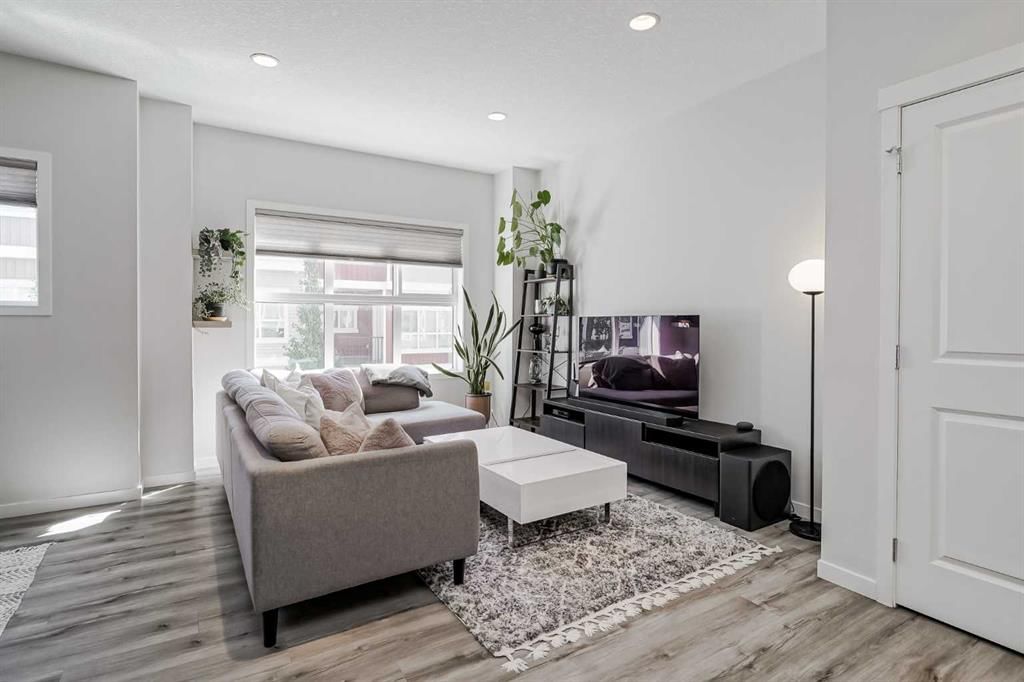 1411, 355 Nolancrest Heights NW, Calgary — photo 5 of 30