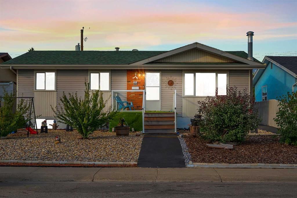 5848 Maddock Drive NE, Calgary — main listing photo