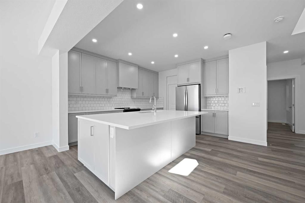 63 Corner Glen Common NE, Calgary — photo 2 of 16