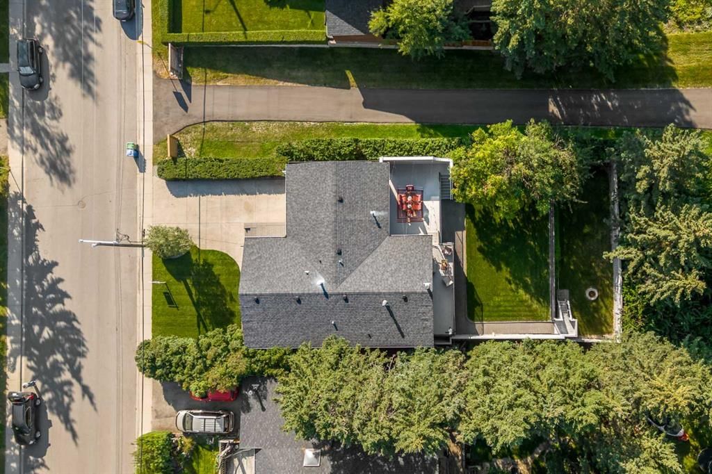 8130 48 Avenue NW, Calgary — photo 5 of 50
