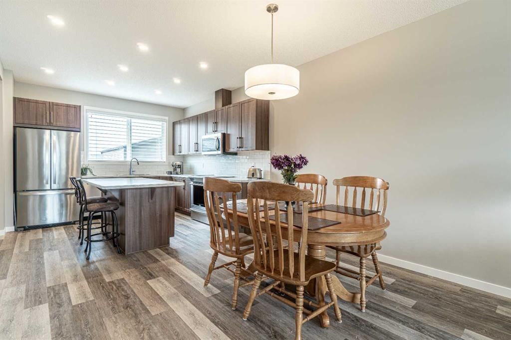 290 Belmont Heath SW, Calgary — photo 2 of 21