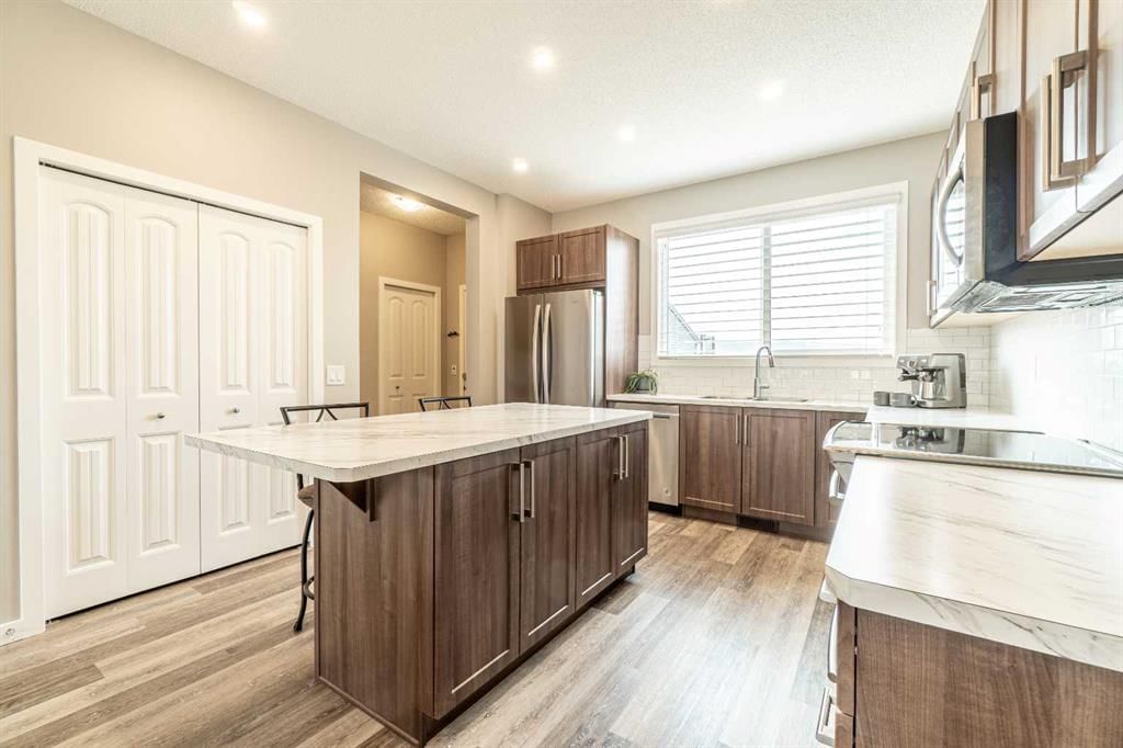 290 Belmont Heath SW, Calgary — photo 3 of 21