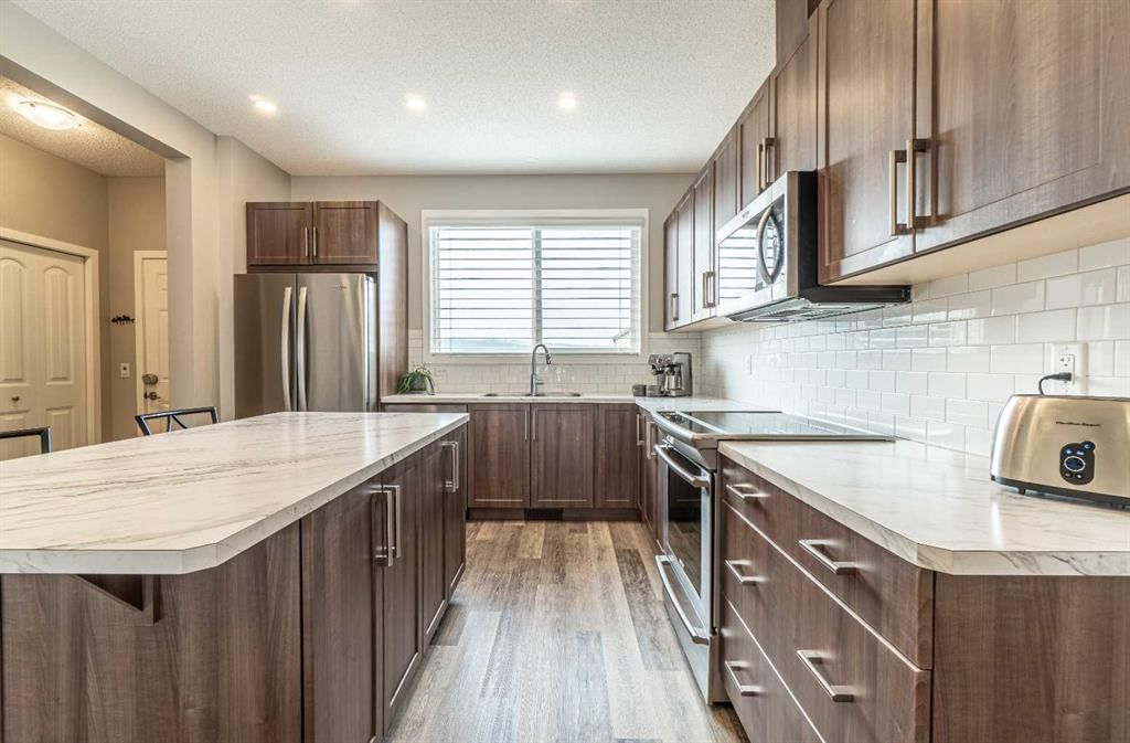 290 Belmont Heath SW, Calgary — photo 4 of 21