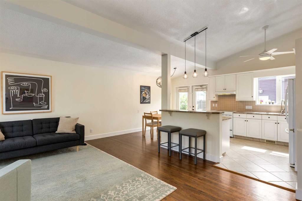 503 Athlone Road SE, Calgary — photo 3 of 40