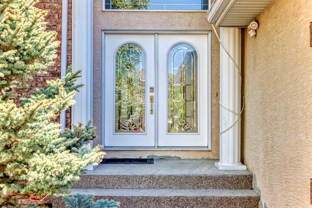 73 Simcoe Close SW, Calgary — photo 5 of 49