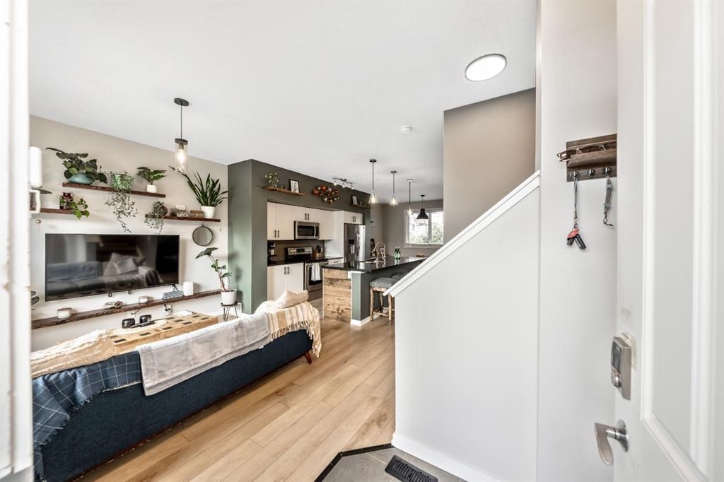 324 Cranfield Common SE, Calgary — photo 3 of 34