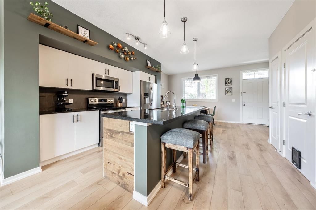 324 Cranfield Common SE, Calgary — photo 4 of 34