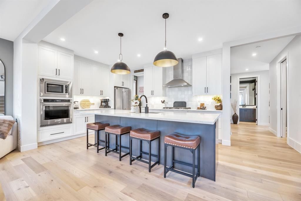 252 Marina Grove SE, Calgary — main listing photo