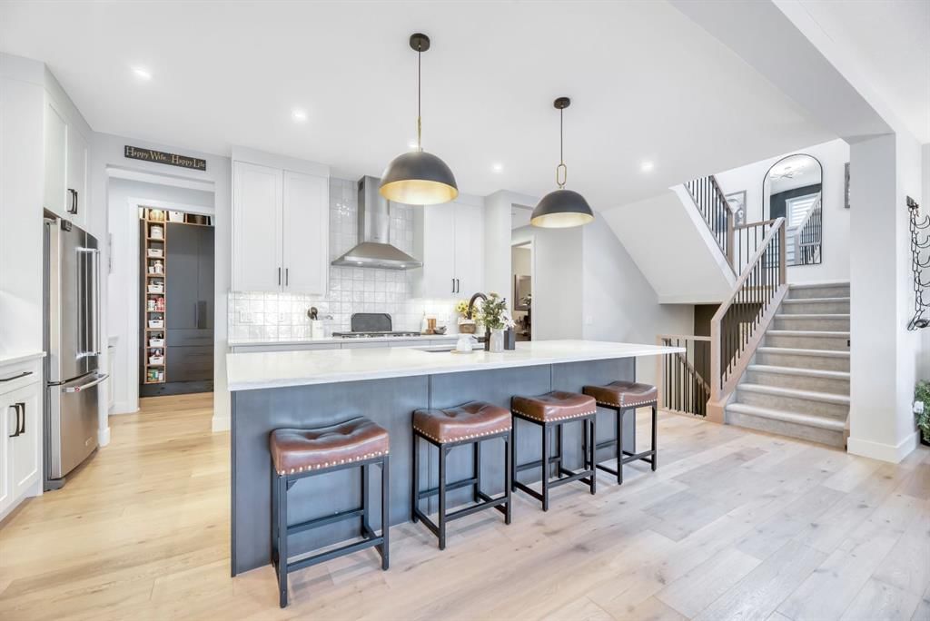 252 Marina Grove SE, Calgary — photo 5 of 50