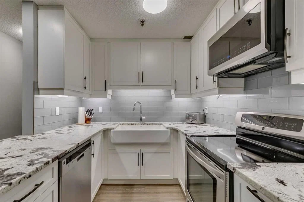 106, 540 18 Avenue SW, Calgary — photo 2 of 31