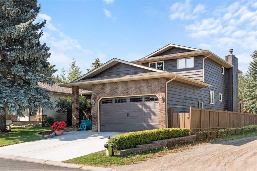 7 Bernard Place NW, Calgary — photo 2 of 33