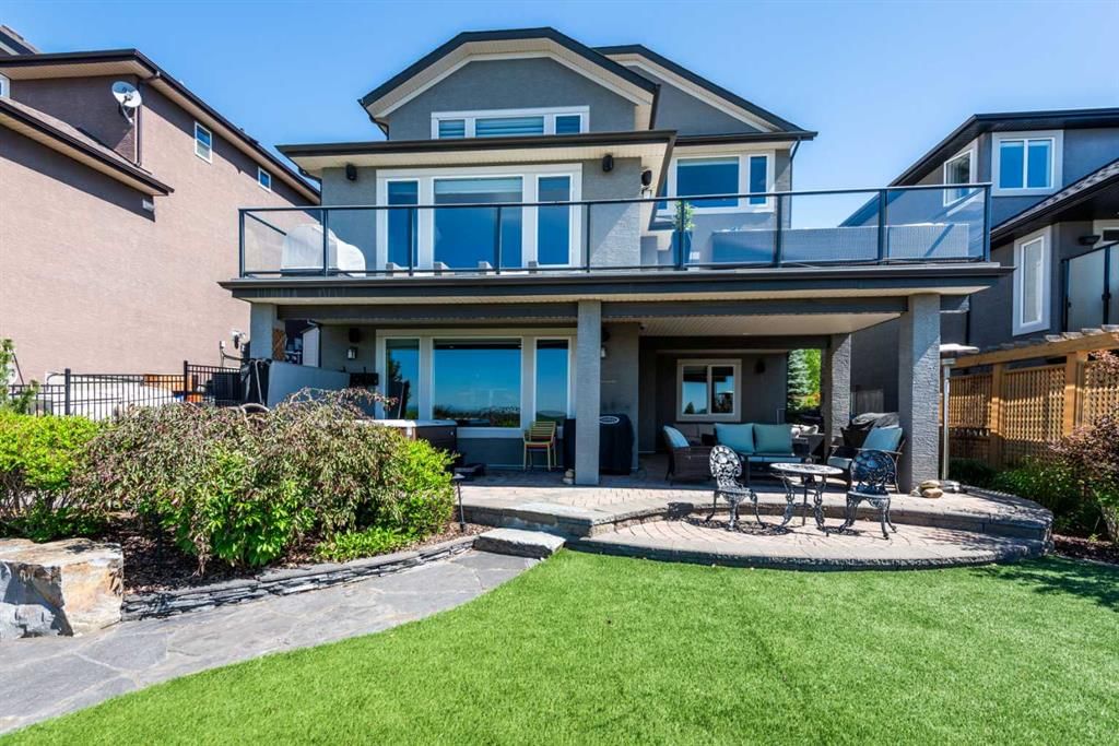 220 Springbluff Heights SW, Calgary — photo 3 of 50