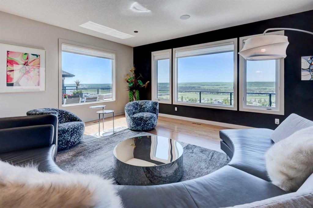 220 Springbluff Heights SW, Calgary — photo 4 of 50