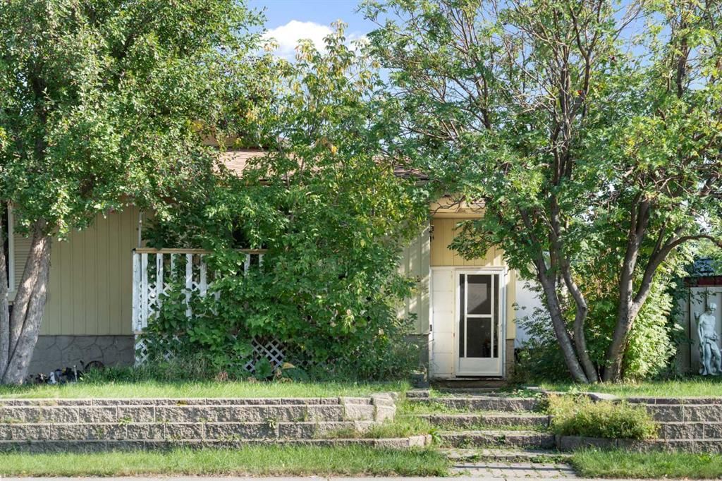 3212 Dover Crescent SE, Calgary — main listing photo