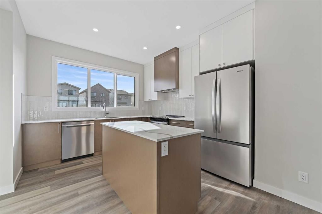 7035 Rangeview Avenue SE, Calgary — photo 5 of 15