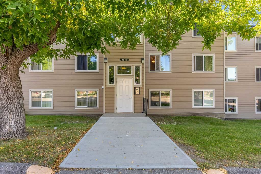 304, 315 Heritage Drive SE, Calgary — main listing photo