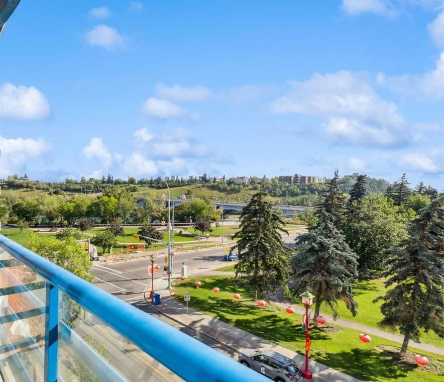 406, 205 Riverfront Avenue SW, Calgary — main listing photo