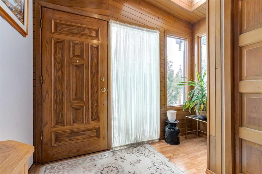 923 Middleton Drive NE, Calgary — photo 3 of 33