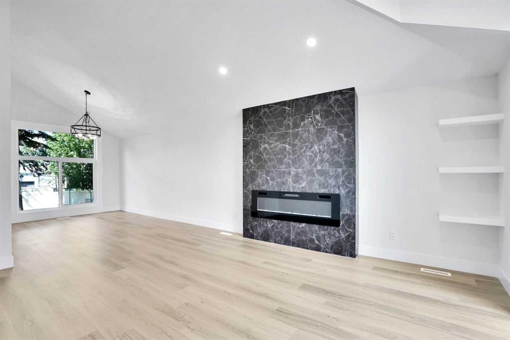 13 Shawnee Way SW, Calgary — photo 5 of 50