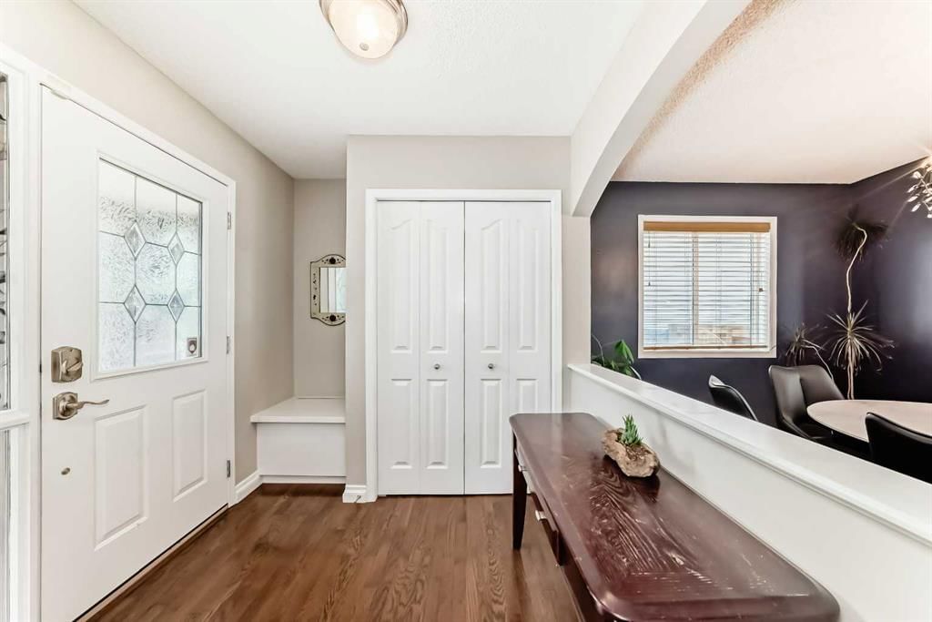 54 Cougarstone Mews SW, Calgary — photo 3 of 39