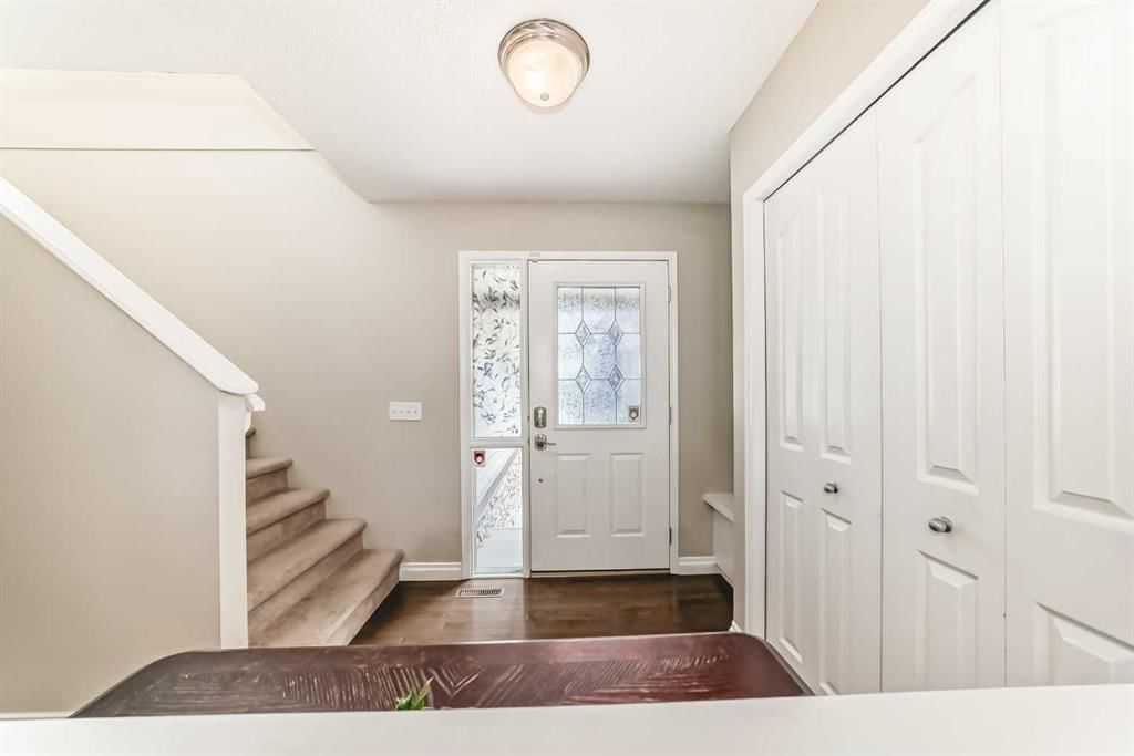54 Cougarstone Mews SW, Calgary — photo 4 of 39