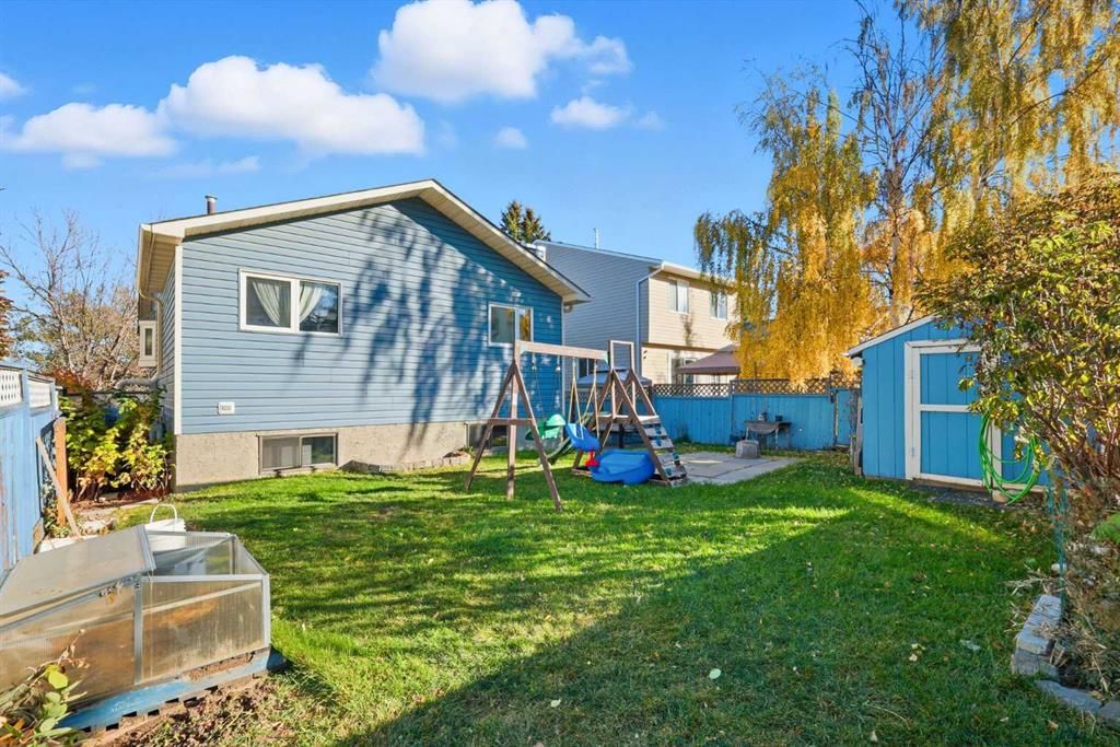 43 Macewan Glen Road NW, Calgary — photo 3 of 34